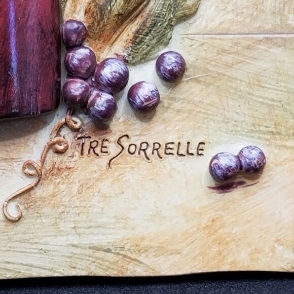 Tre Sorrelle wine wall hanging decor vintage approx 6 1/4" x 4 1/2" 3d - Picture 2 of 9
